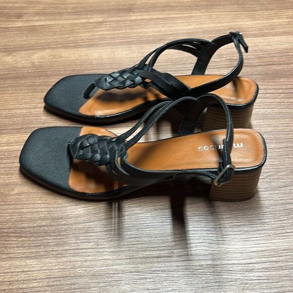 Never worn heeled sandals - Picture 3 of 5